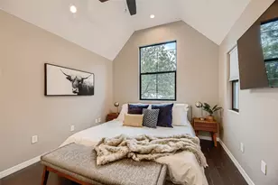 904 E 2nd St, Austin, TX 78702 - Photo 19