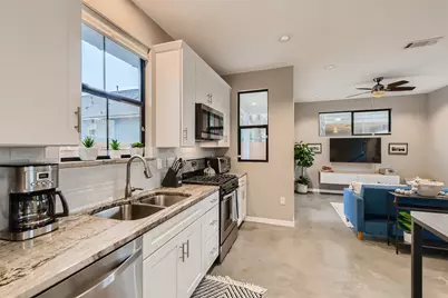 904 E 2nd Street #B, Austin, TX 78702 - Photo 15
