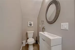 904 E 2nd St, Austin, TX 78702 - Photo 17