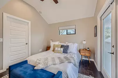 904 E 2nd Street #B, Austin, TX 78702 - Photo 25