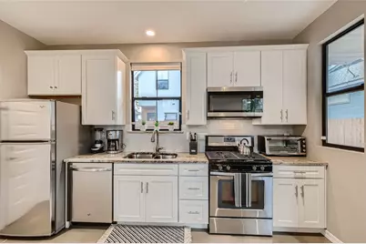 904 E 2nd Street #B, Austin, TX 78702 - Photo 13