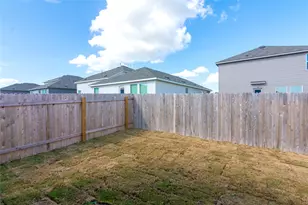 137 Star Packer Ln, Jarrell, TX 76537 - Photo 5