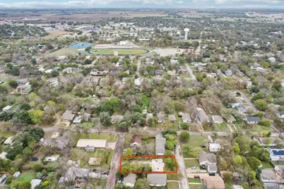 904 James Street, Taylor, TX 76574 - Photo 1