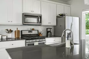 1160 Lott Ave, Austin, TX 78721 - Photo 9