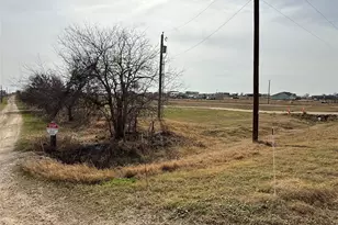 1301 Co Rd 419, Taylor, TX 76574 - Photo 1