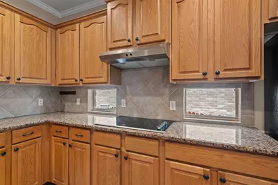 9013 Sautelle Lane, Austin, TX 78749 - Photo 13