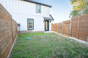 162 Meadow View Blvd, Del Valle, TX 78617 - Photo 9