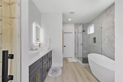 8303 Tombstone Cove, Lago Vista, TX 78645 - Photo 23