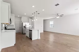 7324 Sparkling Light Dr, Del Valle, TX 78617 - Photo 11