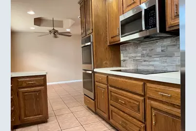 506 Meadow Creek Drive, Pflugerville, TX 78660 - Photo 7