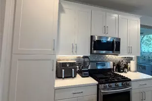 1159 Webberville Rd, Austin, TX 78721 - Photo 9