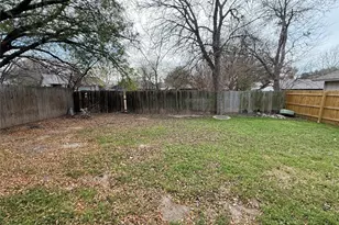 4407 E Stassney Ln, Austin, TX 78744 - Photo 17