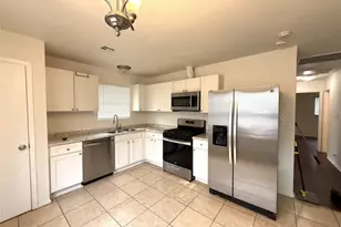 4407 E Stassney Ln, Austin, TX 78744 - Photo 5