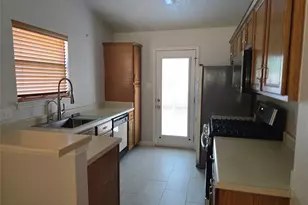 137 Prairie Springs Cove, Georgetown, TX 78626 - Photo 5