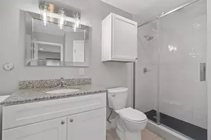 935 La Posada Dr, Austin, TX 78752 - Photo 13