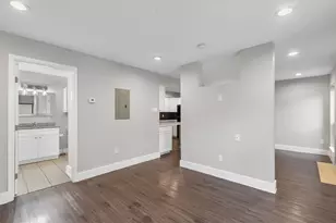 935 La Posada Dr, Austin, TX 78752 - Photo 13