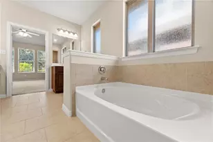 410 Catalina Ln, Austin, TX 78737 - Photo 17