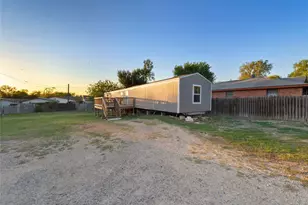 304 Regina Dr, Buda, TX 78610 - Photo 19