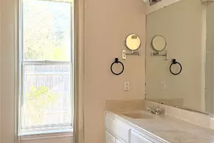 11513 Kempwood Dr, Austin, TX 78750 - Photo 9