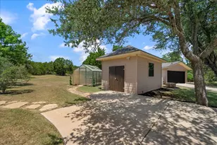 1525 Springlake Dr, Dripping Springs, TX 78620 - Photo 33