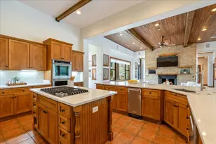 1525 Springlake Dr, Dripping Springs, TX 78620 - Photo 9