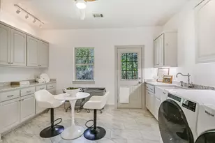 700 Furlong Dr, Austin, TX 78746 - Photo 19