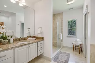 700 Furlong Dr, Austin, TX 78746 - Photo 13