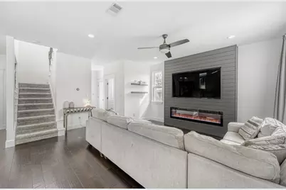 125 Irene Street, Elgin, TX 78621 - Photo 7