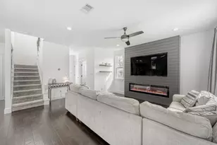 125 Irene St, Elgin, TX 78621 - Photo 7