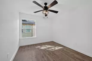 2124 Burton Dr, Austin, TX 78741 - Photo 9