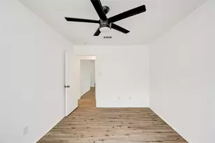 6705 Lancret Hill Dr, Austin, TX 78745 - Photo 19