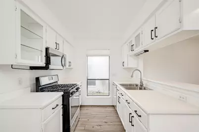 6705 Lancret Hill Drive, Austin, TX 78745 - Photo 9