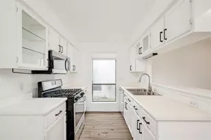 6705 Lancret Hill Dr, Austin, TX 78745 - Photo 9