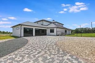 1806 Lauren Dr, Spicewood, TX 78669 - Photo 5