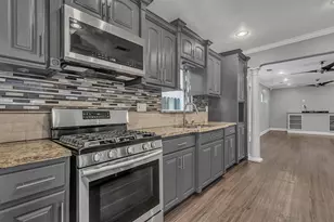 1915 Canterbury St, Austin, TX 78702 - Photo 9
