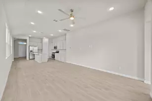 123 Tolo Dr, Elgin, TX 78621 - Photo 5