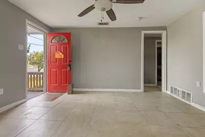 7402 Providence Avenue, Austin, TX 78752 - Photo 9
