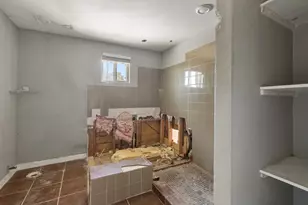 7402 Providence Ave, Austin, TX 78752 - Photo 13