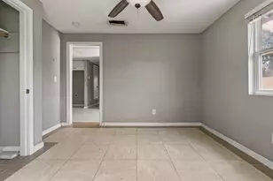 7402 Providence Ave, Austin, TX 78752 - Photo 27