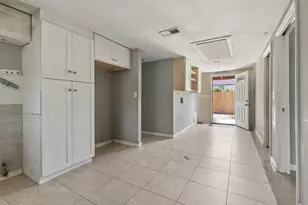 7402 Providence Ave, Austin, TX 78752 - Photo 19