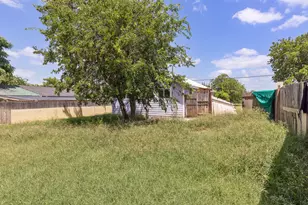 7402 Providence Ave, Austin, TX 78752 - Photo 33