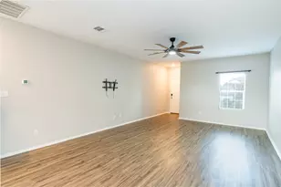 717 Legends Ln, Georgetown, TX 78628 - Photo 5