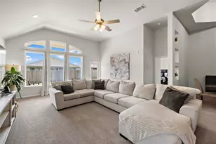 521 Hendelson Ln, Hutto, TX 78634 - Photo 5