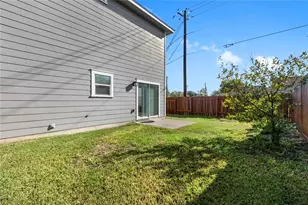 6011 Fairway St, Austin, TX 78741 - Photo 27