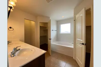 1527 Woodlands Drive, Kyle, TX 78640 - Photo 13