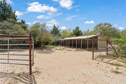 10996 Cr 311, Rockdale, TX 76567 - Photo 27