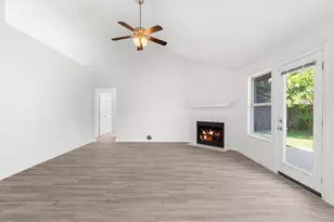611 Clearcreek Dr, Leander, TX 78641 - Photo 15