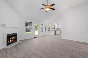 611 Clearcreek Dr, Leander, TX 78641 - Photo 5
