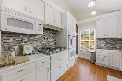 5203 Valley Oak Drive, Austin, TX 78731 - Photo 15