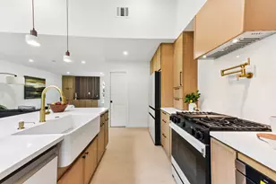 7503 Carriage Dr, Austin, TX 78752 - Photo 11